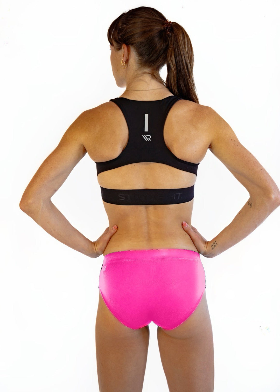 The ENERGY RACING BRIEFS are for the athlete that would like to take it to the next level. Built for performance, we have engineered the briefs for speed. Lightweight, quick-dry, and breathable fabric Moisture-wicking technology