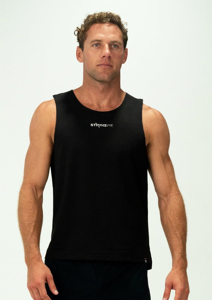 The STRIDE SINGLET is lightweight and moisture-wicking, allowing you to perform at your highest potential. The style has wider shoulders for extra comfort.