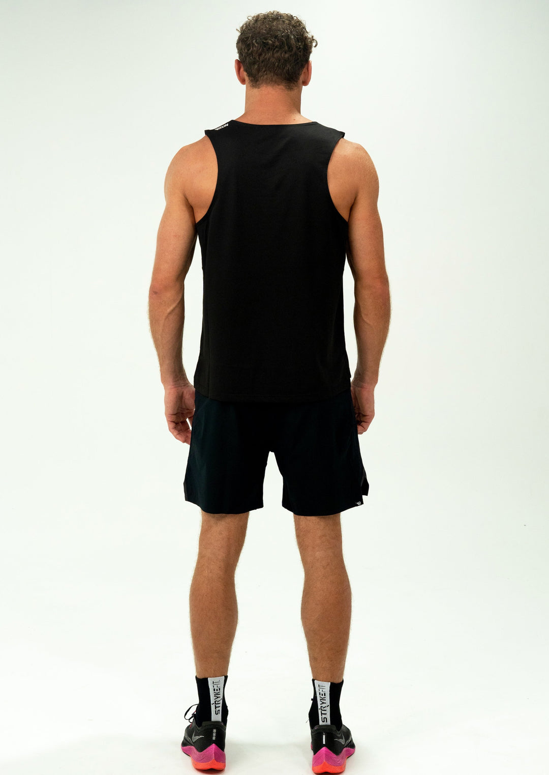 The STRIDE SINGLET is lightweight and moisture-wicking, allowing you to perform at your highest potential. The style has wider shoulders for extra comfort.