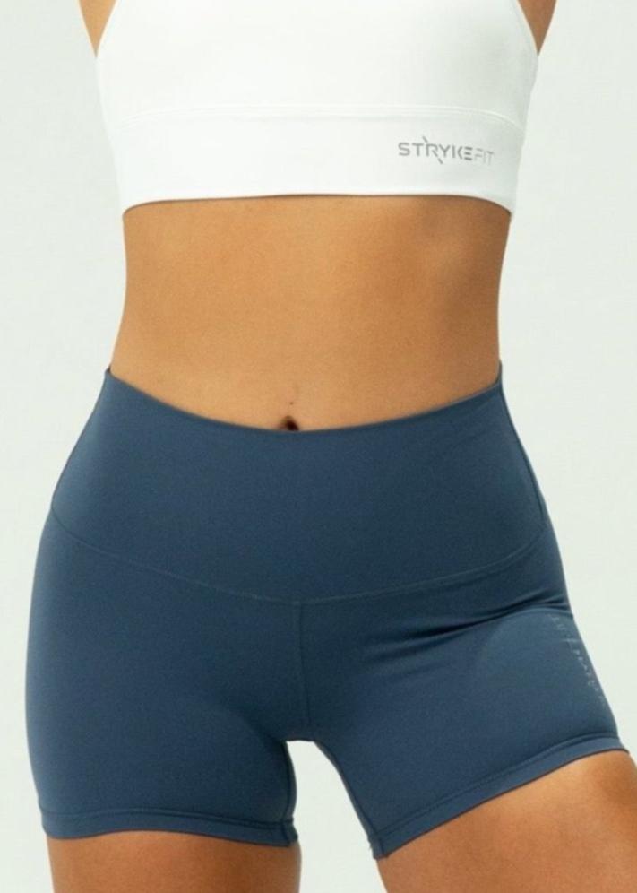 The FOCUS RUN SHORT is the perfect staple piece, combining comfort, support, and lightweight fabric to deliver exceptional mobility to help you perform at your highest level. This short is perfect for the gym or any running session.