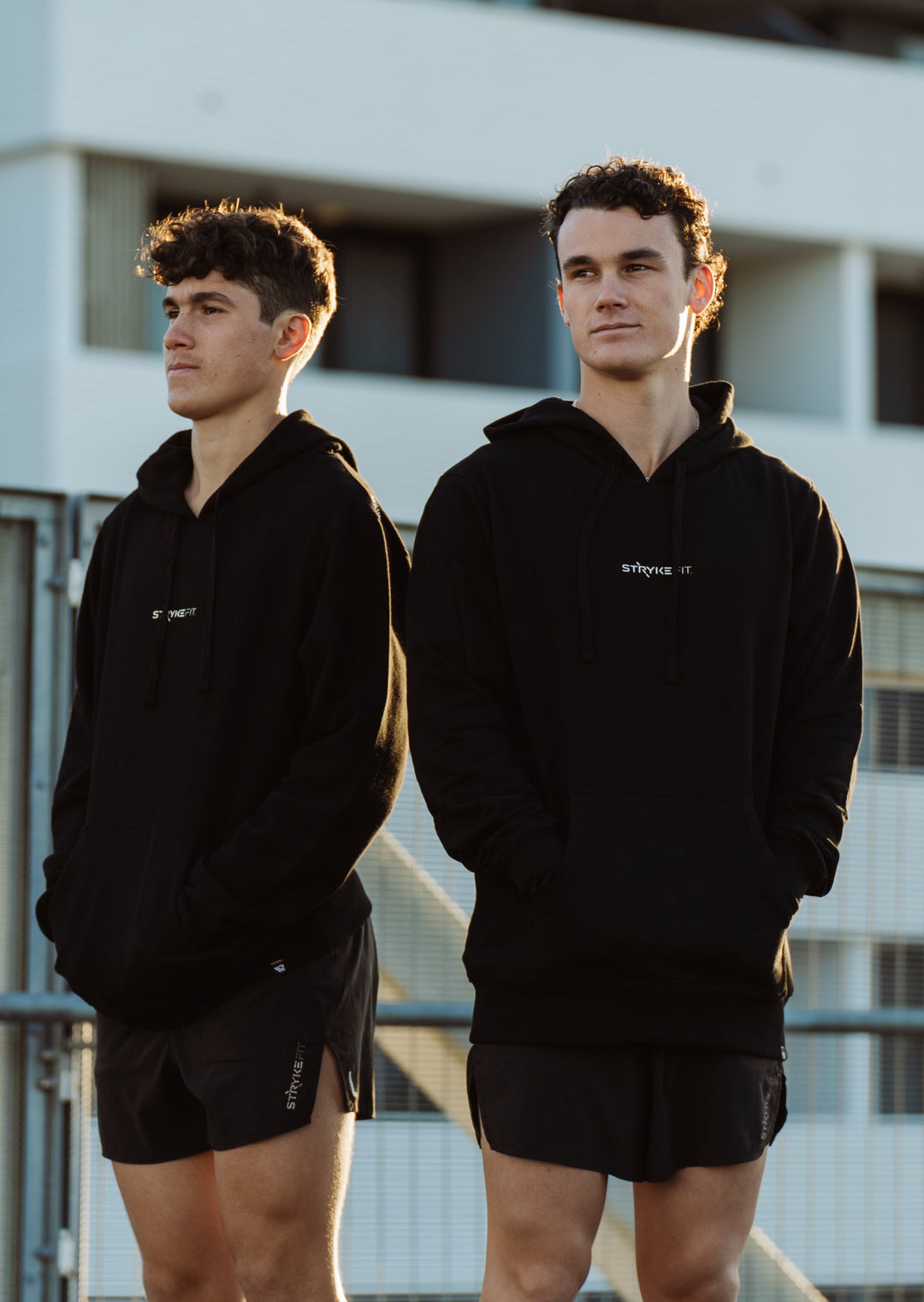 The SF HOODED FLEECE is an essential winter hoody that belongs in every wardrobe. Made from premium brushed fleece, it offers the perfect combination of comfort and style, perfect for the winter months.