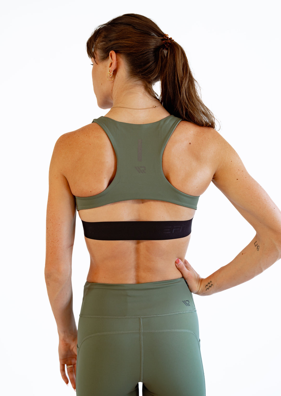 The FIT CROP TOP is designed with a back phone pocket enabling you to store your phone comfortably. Listening to music, podcasts, or even just having your phone with you for personal security is a bonus on any run. The racerback straps follow the curve of your shoulder blades to allow your arms to move freely while offering maximum support.