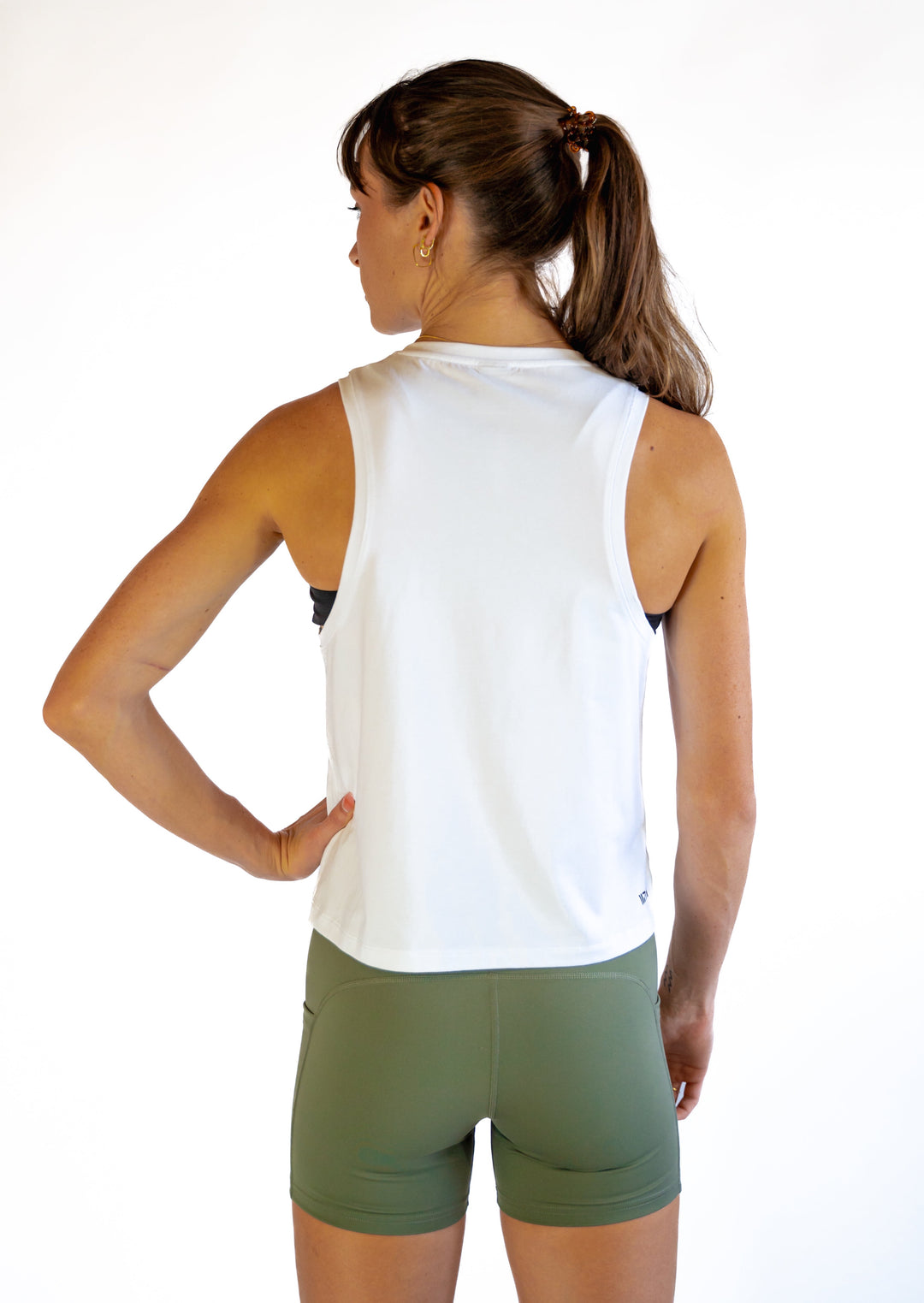 Our must have women's JOGGING SINGLET. If you're striving to achieve your personal goals, this is the singlet for you. Designed with wider shoulders for maximum comfort, it's here to support you every step of the way on your running journey.