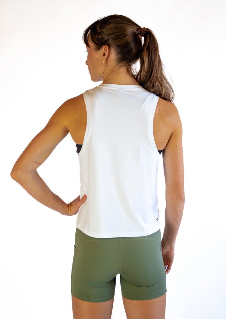 Our must have women's JOGGING SINGLET. If you're striving to achieve your personal goals, this is the singlet for you. Designed with wider shoulders for maximum comfort, it's here to support you every step of the way on your running journey.