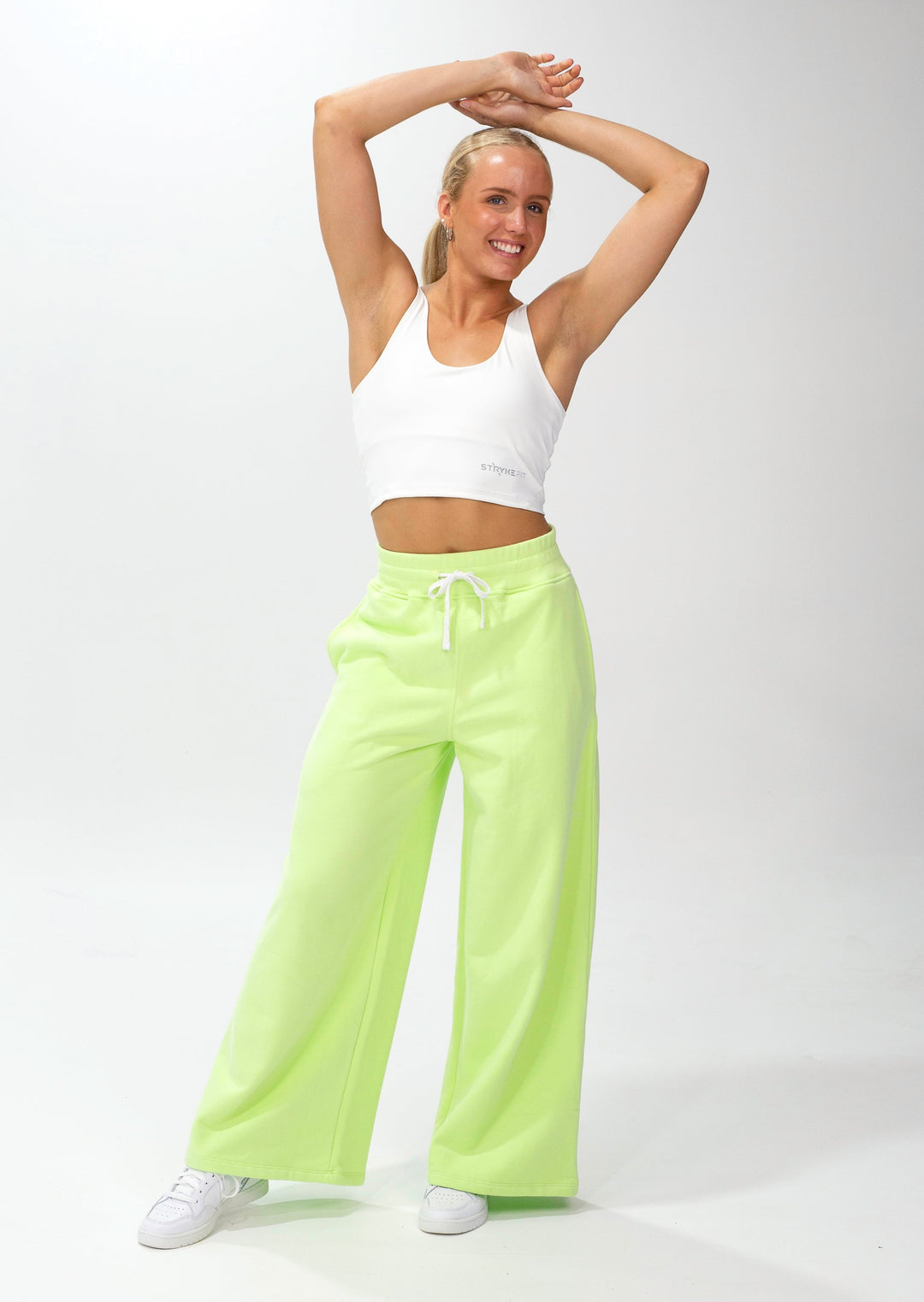 Our ACTIVE FLEECE TRACKPANTS is the perfect staple piece for your pre and post-training session.  These trackpants are a relaxed high waist fit with a rib elasticated waistband, drawstring, side pockets, and beautiful soft brushed fleece fabric.  Complete the matching set with our Core Fleece Hood.