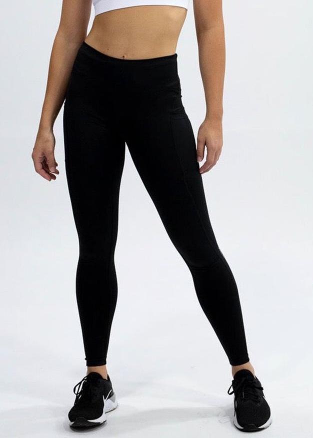 FAST ENDURANCE LEGGING integrates innovative features and fabrics with precision fit to deliver exceptional mobility and compression. With multiple pockets and reflective printing, these leggings will become your fav go-to's. The moisture wicking fabric and perfect fit will allow you to run to your limits.