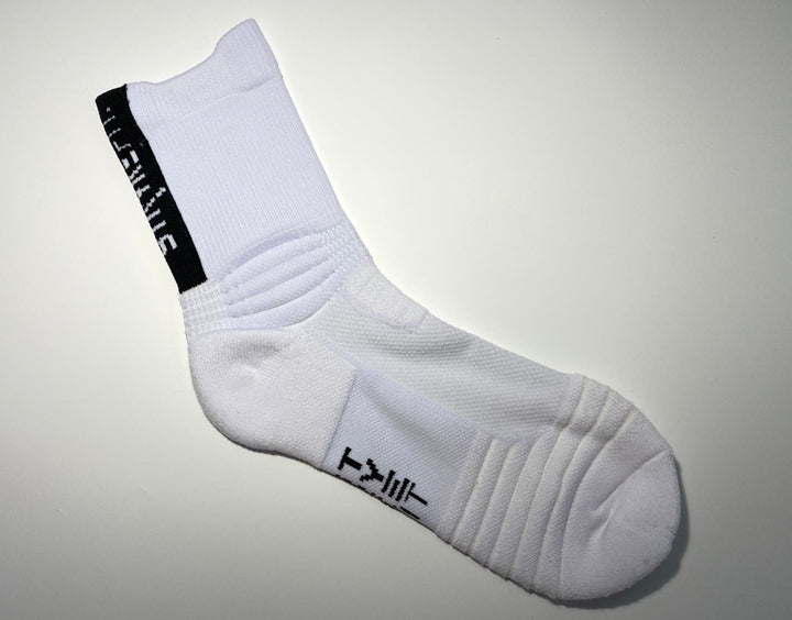 DISTANCE RUN SOCK - our sock is technically engineered with targeted compression, providing support and impact cushioning to protect your feet while you’re out running. Low crew sock - 11cm above the ankle, Targeted Compression - ankle, leg, mid foot and instep, High density cushioning provides extra protection in high impact areas - toes, heels and ankles, Engineered with over foot ventilation, Moisture wicking technology to keep your feet cool and dry, Sock foot length – heel point to toe 22cm