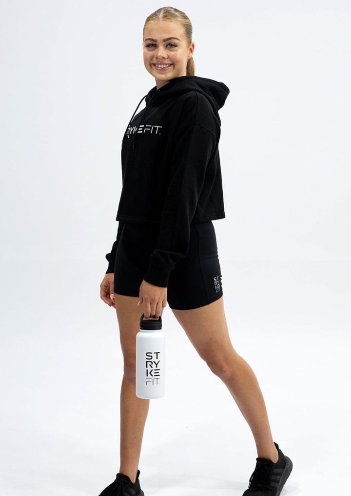 CRU TEAM CROP FLEECE is a staple in any wardrobe. Made from premium brushed fleece this style has a self-lined hood and provides a casual look for any athlete. Once you wear this garment  you'll want to have it in all colours.