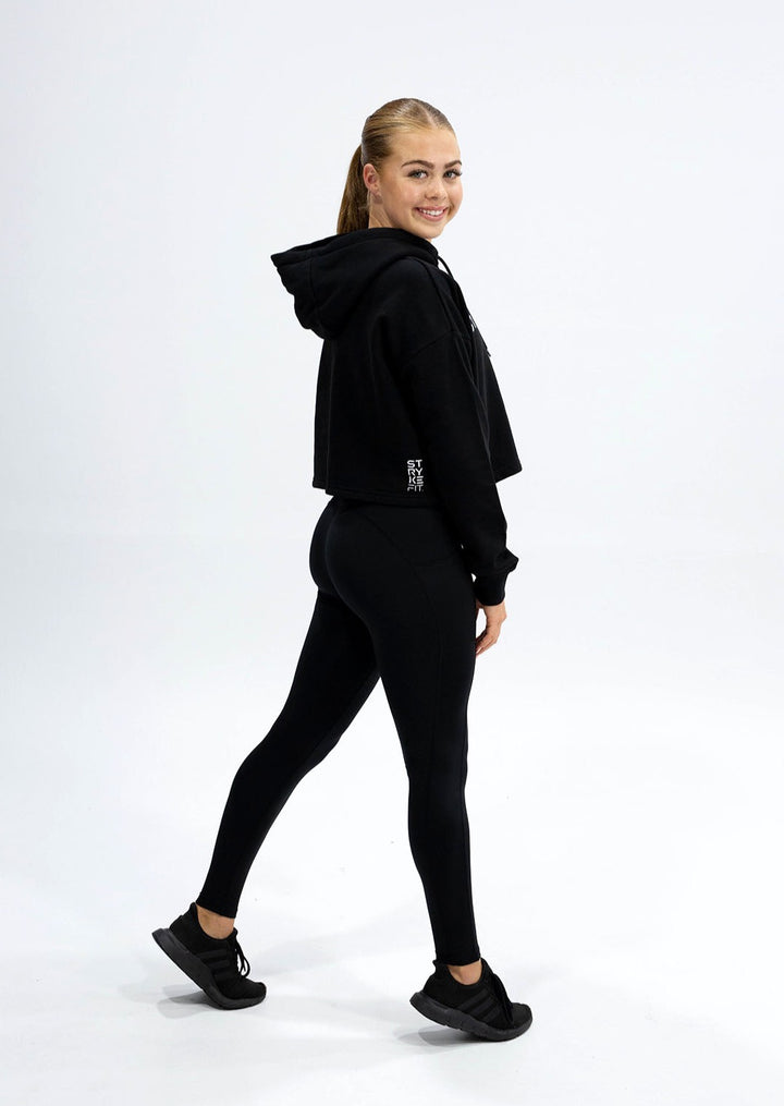CRU TEAM CROP FLEECE is a staple in any wardrobe. Made from premium brushed fleece this style has a self-lined hood and provides a casual look for any athlete.