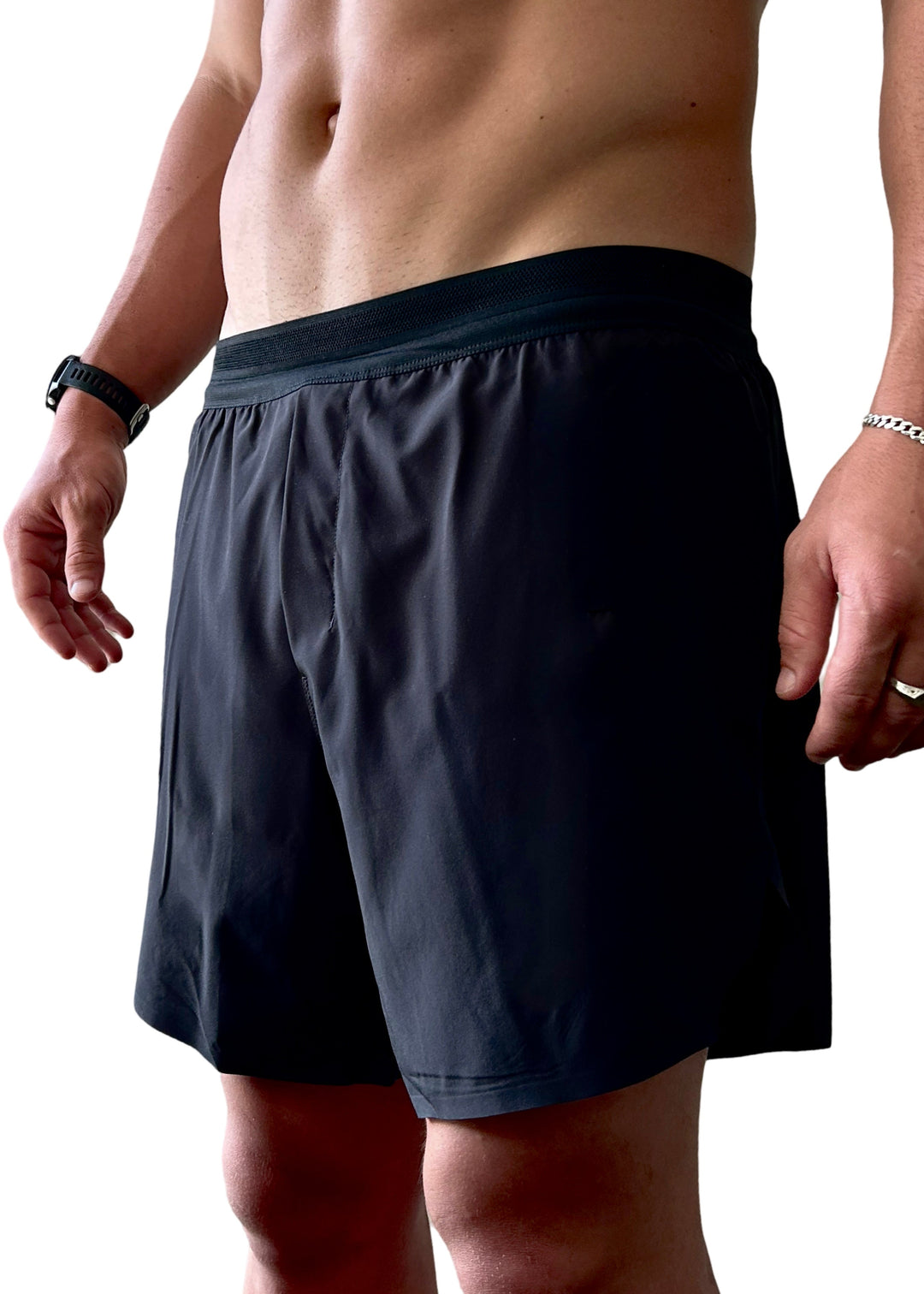 The ELITE FLEX RUN SHORT is engineered for runners who push themselves to the limit. Designed to move with you, these shorts offer ultimate comfort and flexibility and have every feature a runner needs. Whether on a long run or hitting a training session, the ELITE FLEX Run Short will support you every step of the way.