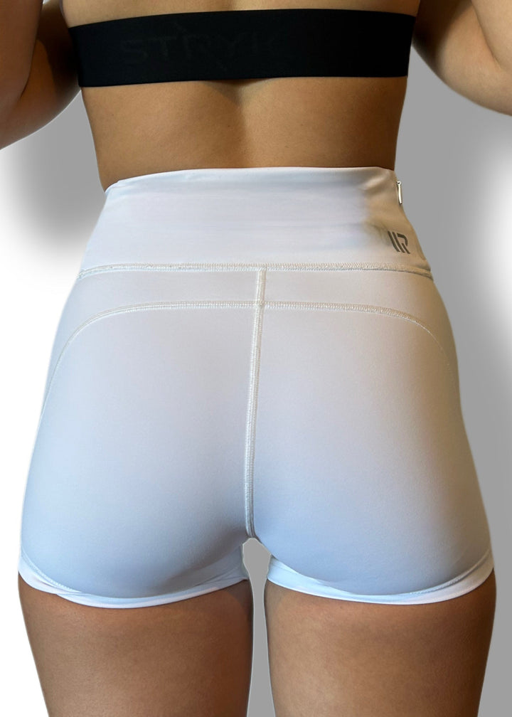 Engineered for speed, designed for comfort. The SPEED 3" RUN SHORT delivers performance-ready support, letting you hit your stride without distraction. Lightweight and featuring the perfect 3" cut, it allows for full mobility at any pace and at distance.