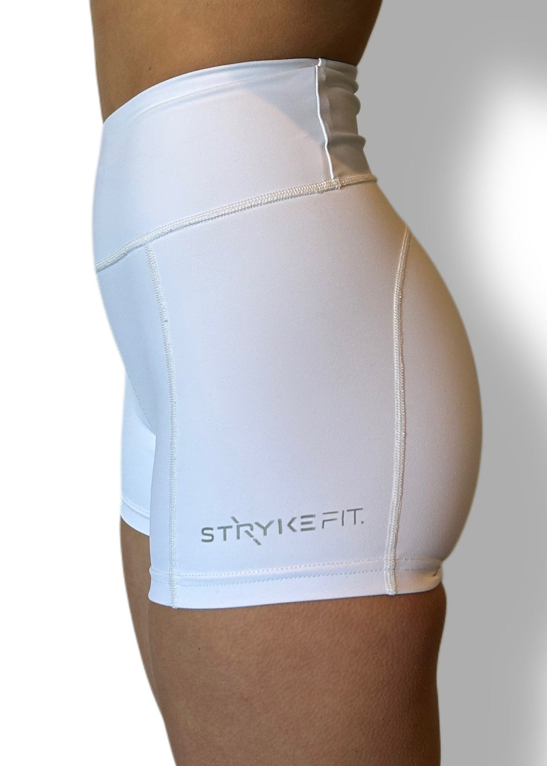 Engineered for speed, designed for comfort. The SPEED 3" RUN SHORT delivers performance-ready support, letting you hit your stride without distraction. Lightweight and featuring the perfect 3" cut, it allows for full mobility at any pace and at distance.