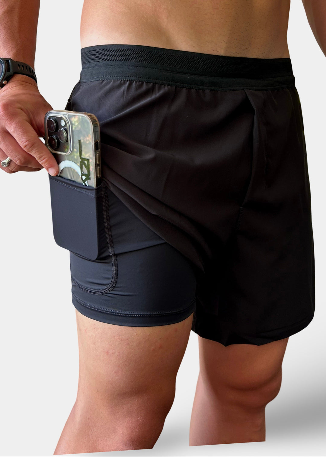 The ELITE FLEX RUN SHORT is engineered for runners who push themselves to the limit. Designed to move with you, these shorts offer ultimate comfort and flexibility and have every feature a runner needs. Whether on a long run or hitting a training session, the ELITE FLEX Run Short will support you every step of the way.