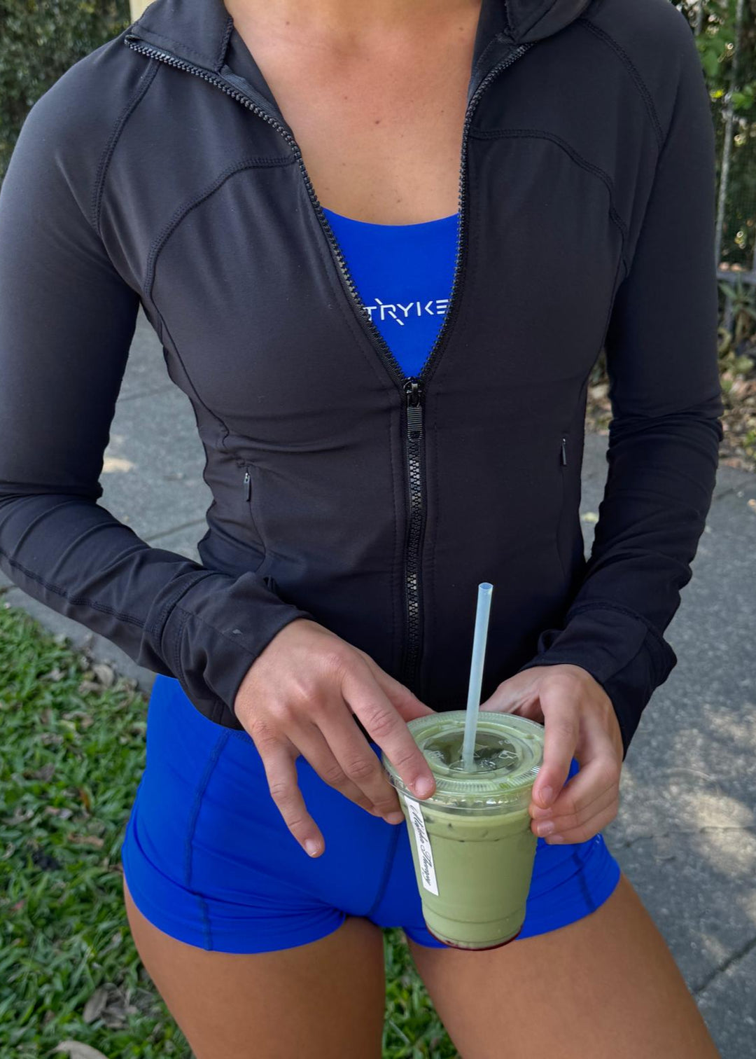 FIT CROP TOP with phone pocket - TRACK BLUE
