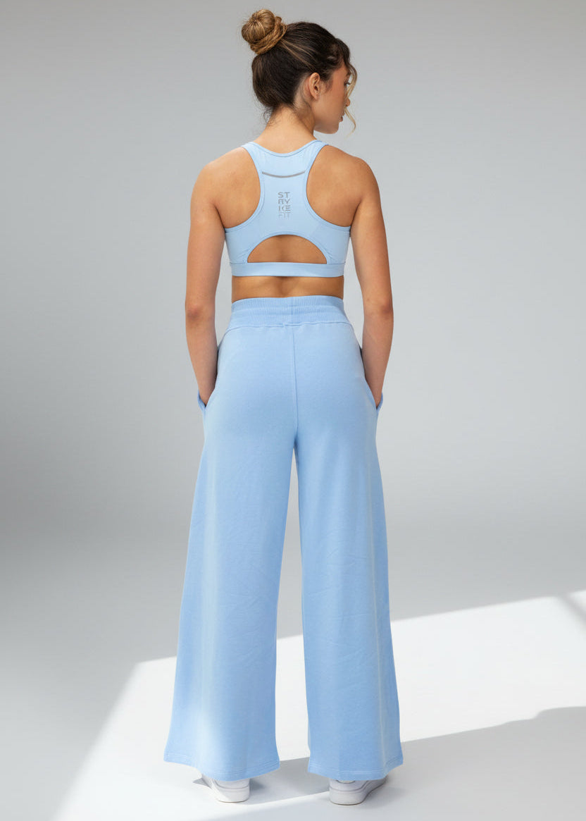 Our ACTIVE FLEECE TRACKPANTS is the perfect staple piece for your pre and post-training session.

These trackpants are a relaxed high waist fit with a rib elasticated waistband, drawstring, side pockets, and beautiful, soft brushed fleece fabric.