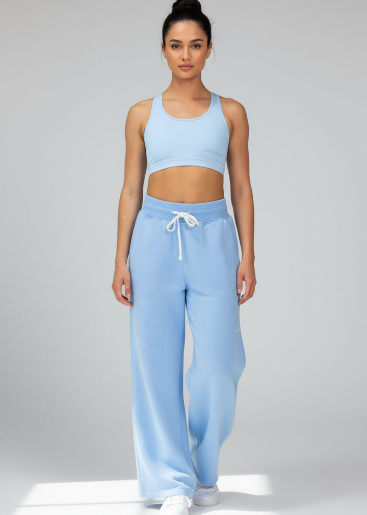 Our ACTIVE FLEECE TRACKPANTS is the perfect staple piece for your pre and post-training session.

These trackpants are a relaxed high waist fit with a rib elasticated waistband, drawstring, side pockets, and beautiful, soft brushed fleece fabric.
