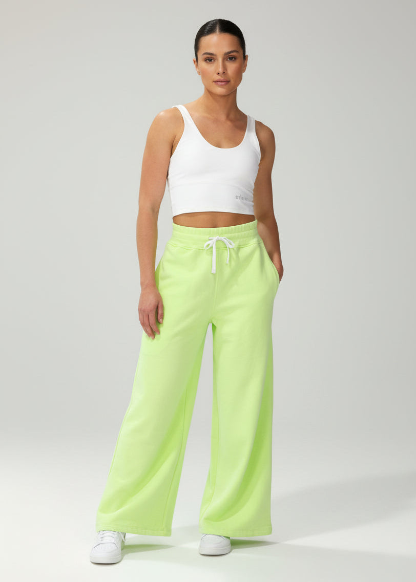 Our ACTIVE FLEECE TRACKPANTS is the perfect staple piece for your pre and post-training session.

These trackpants are a relaxed high waist fit with a rib elasticated waistband, drawstring, side pockets, and beautiful, soft brushed fleece fabric.