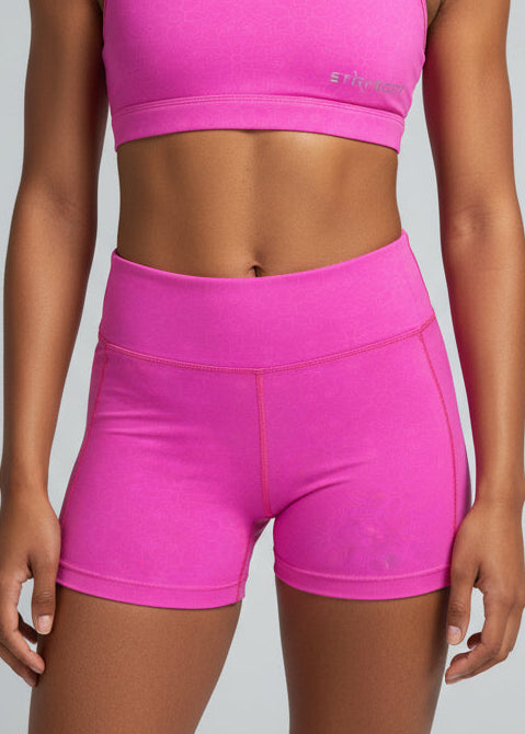 The BASE 3" Run Short is your everyday essential, designed to balance comfort, support, and lightweight performance for unrestricted movement on the run.

The 3" length delivers a fast, minimal feel without sacrificing coverage, while the lightweight fabric moves effortlessly with your stride. Whether you’re heading out for a quick session or pushing the pace, this is a staple you’ll keep reaching for.