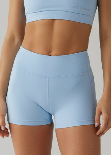 The BASE 3" Run Short is your everyday essential, designed to balance comfort, support, and lightweight performance for unrestricted movement on the run.

The 3" length delivers a fast, minimal feel without sacrificing coverage, while the lightweight fabric moves effortlessly with your stride. Whether you’re heading out for a quick session or pushing the pace, this is a staple you’ll keep reaching for.