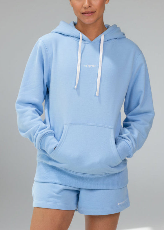 A winter essential you’ll keep reaching for.
The Core Hooded Fleece is designed for everyday wear, combining comfort with clean, effortless style.

Made from premium brushed-back fleece, it delivers a soft, warm feel while remaining easy to wear and versatile. Perfect for cooler days, whether you’re heading out, winding down, or layering up between sessions.