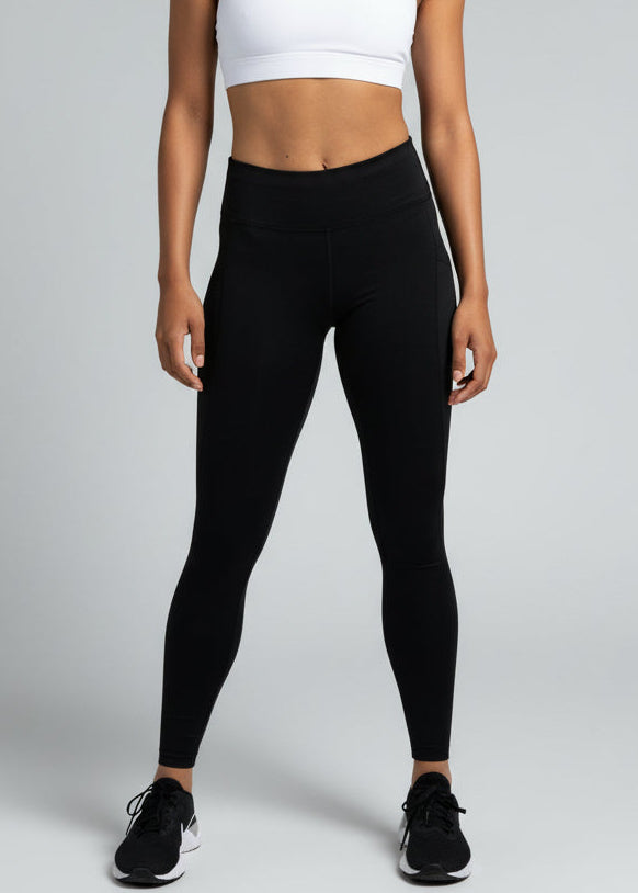 The FAST ENDURANCE LEGGINGS integrate innovative features and fabrics with precision fit to deliver exceptional mobility and compression. With multiple pockets and a reflective logo, these leggings are an essential running style.