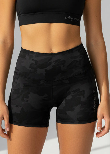 The FOCUS RUN SHORT is the perfect staple piece, combining comfort, support, and lightweight fabric to deliver exceptional mobility to help you perform at your highest level. This short is perfect for the gym or any running session.