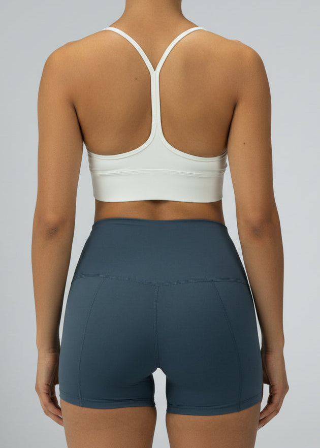 The FOCUS RUN SHORT is the perfect staple piece, combining comfort, support, and lightweight fabric to deliver exceptional mobility to help you perform at your highest level. This short is perfect for the gym or any running session.