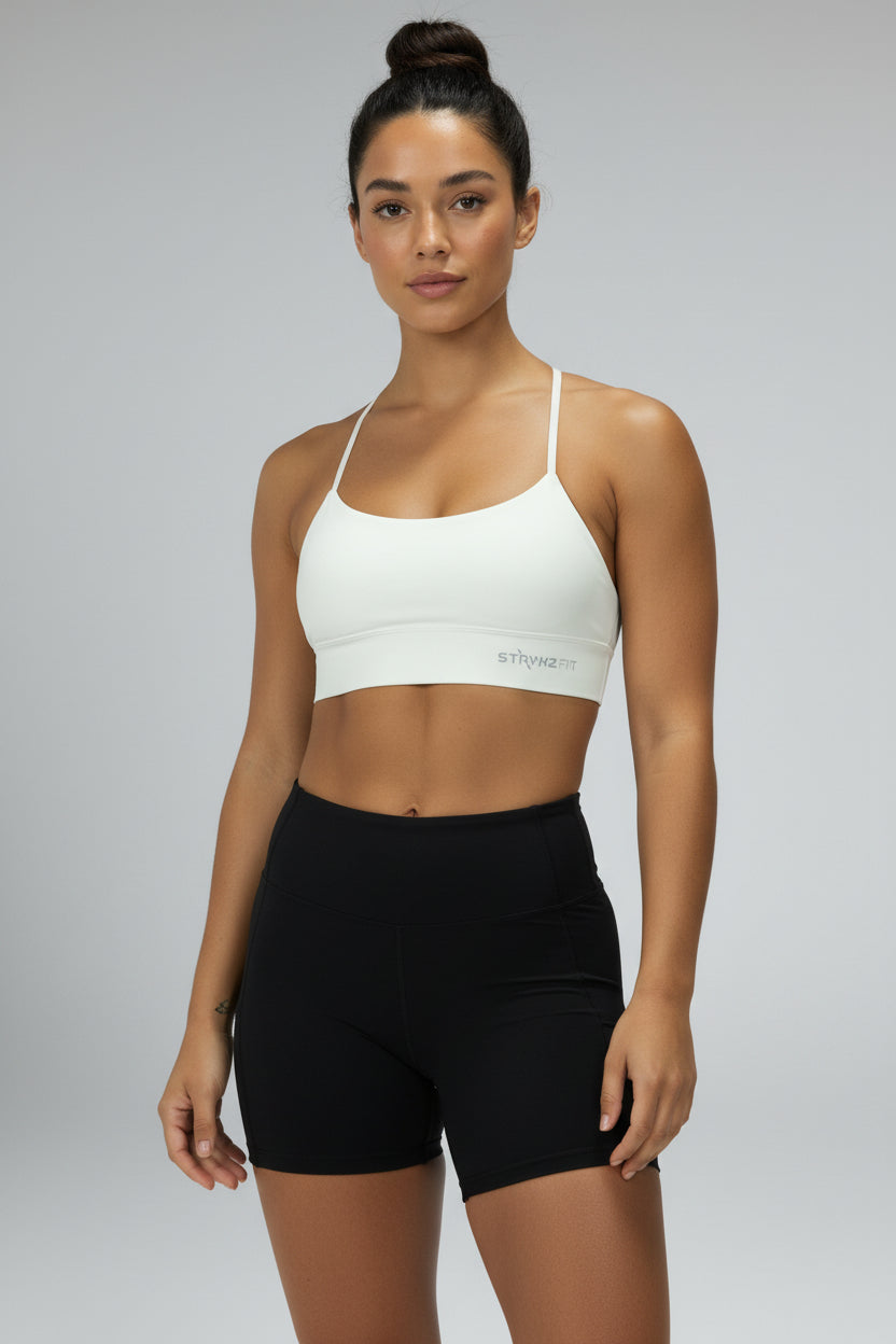 


The PACE 7" RUN SHORT is the ultimate staple piece for runners of all levels. These shorts are made from lightweight fabric and are designed for comfort, support, and exceptional mobility. With the added convenience of leg pockets, you can carry your phone effortlessly without any distractions.&nbsp;