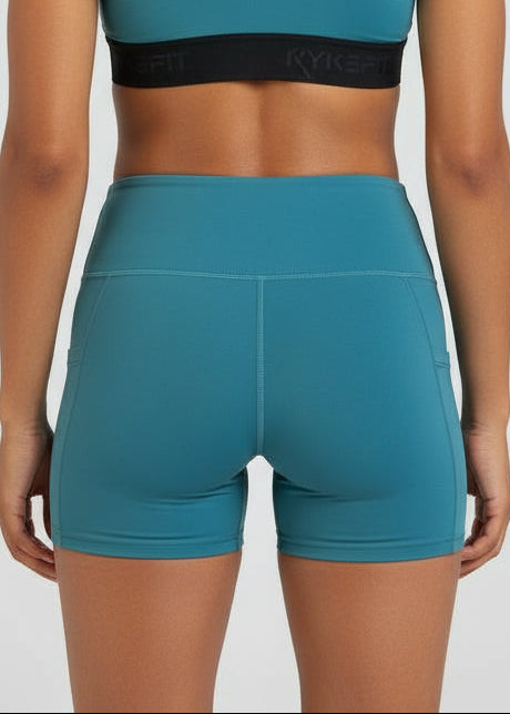 The SURGE 4" Run Short is your everyday running staple — designed for comfort, support, and effortless movement. Lightweight and breathable, it’s built to move naturally with your stride, so nothing holds you back.

Functional leg pockets give you a practical place to carry your phone, gels or your essentials. The 4" length offers the right balance of coverage and freedom, making it a go-to for training runs, long runs, and everything in between.