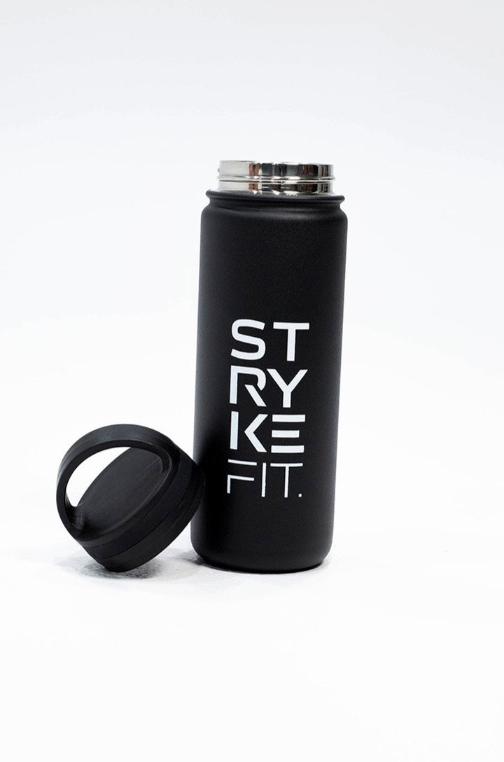 FIT 18oz WATER BOTTLE is the ultimate accessory for any sportsperson. The stainless steel, double-walled insulated design keeps your water cold to help you hydrate after any exercise.